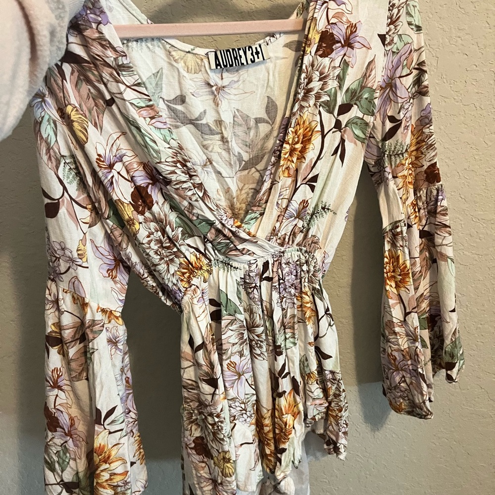 Audrey3+1 floral romper